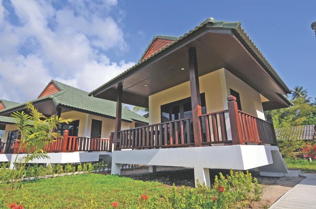 Phatcharee Resort Baan Tai Pokoj fotografie
